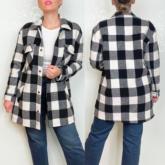 Forever 21 Jackets & Blazers - Forever21 Plaid Shacket Long Cream Black Knit Fall Jacket Medium